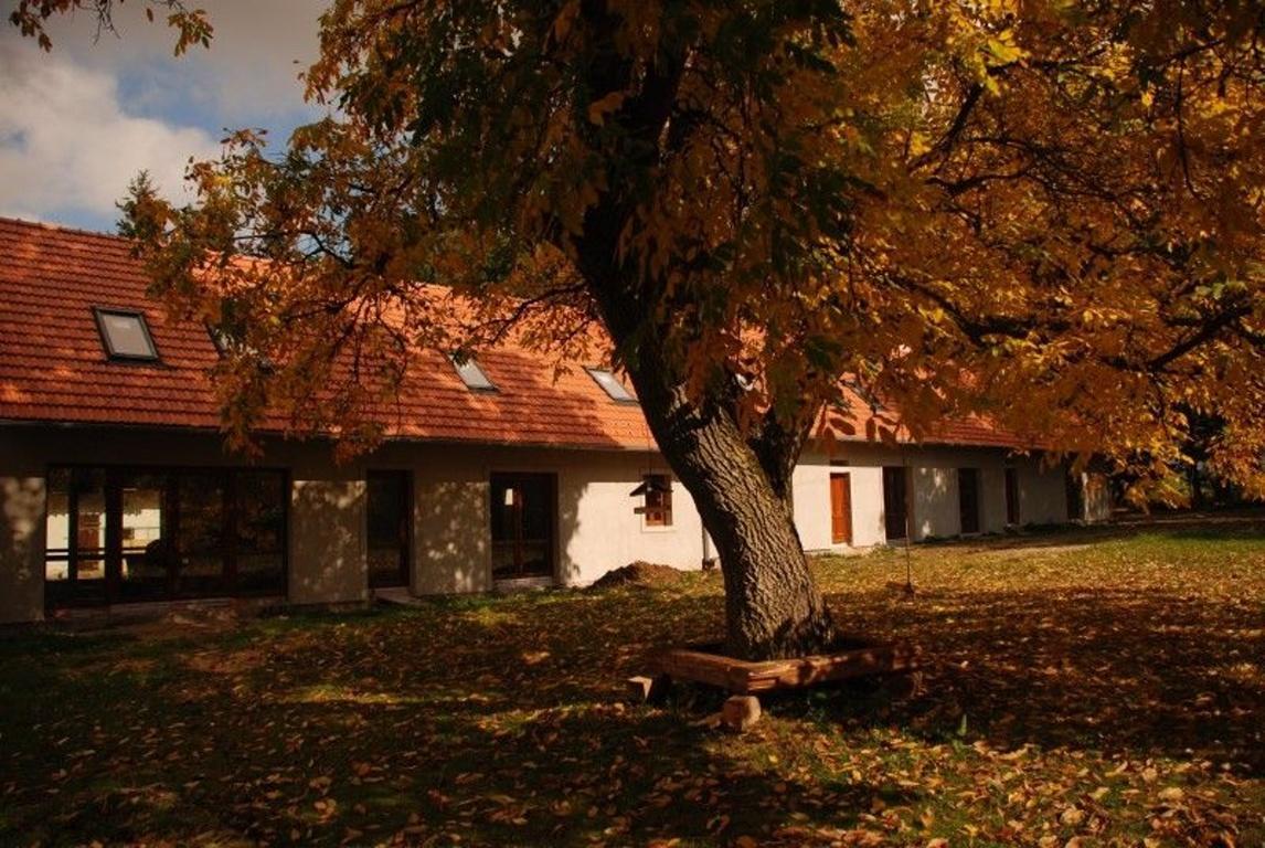 Отель Veverci Dvur Rosec Экстерьер фото